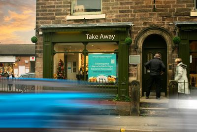 Nik's at Sea & Earth