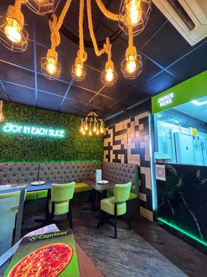 Caprinos Pizza Buxton