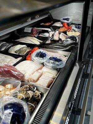 Go Fish Seafood, Bar & Grill