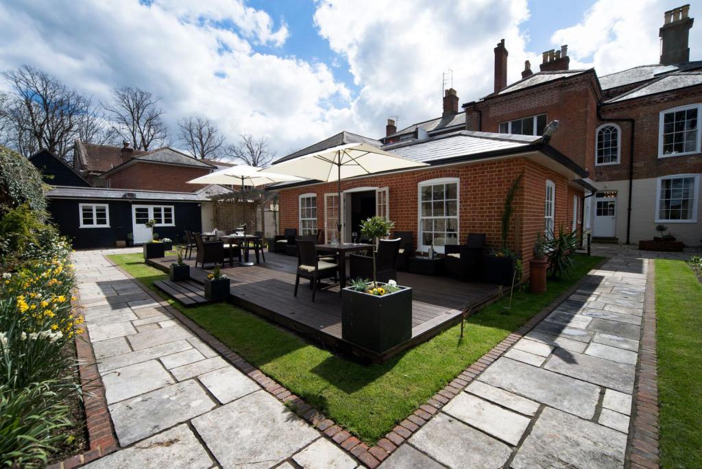 East Walls Hotel Chichester