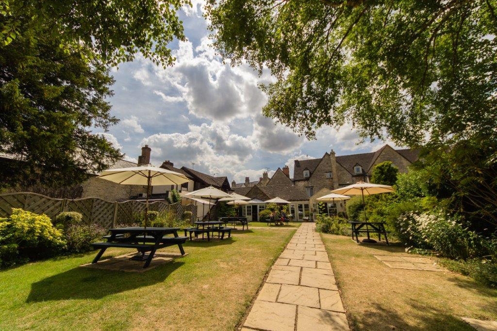 Corinium Hotel & Restaurant