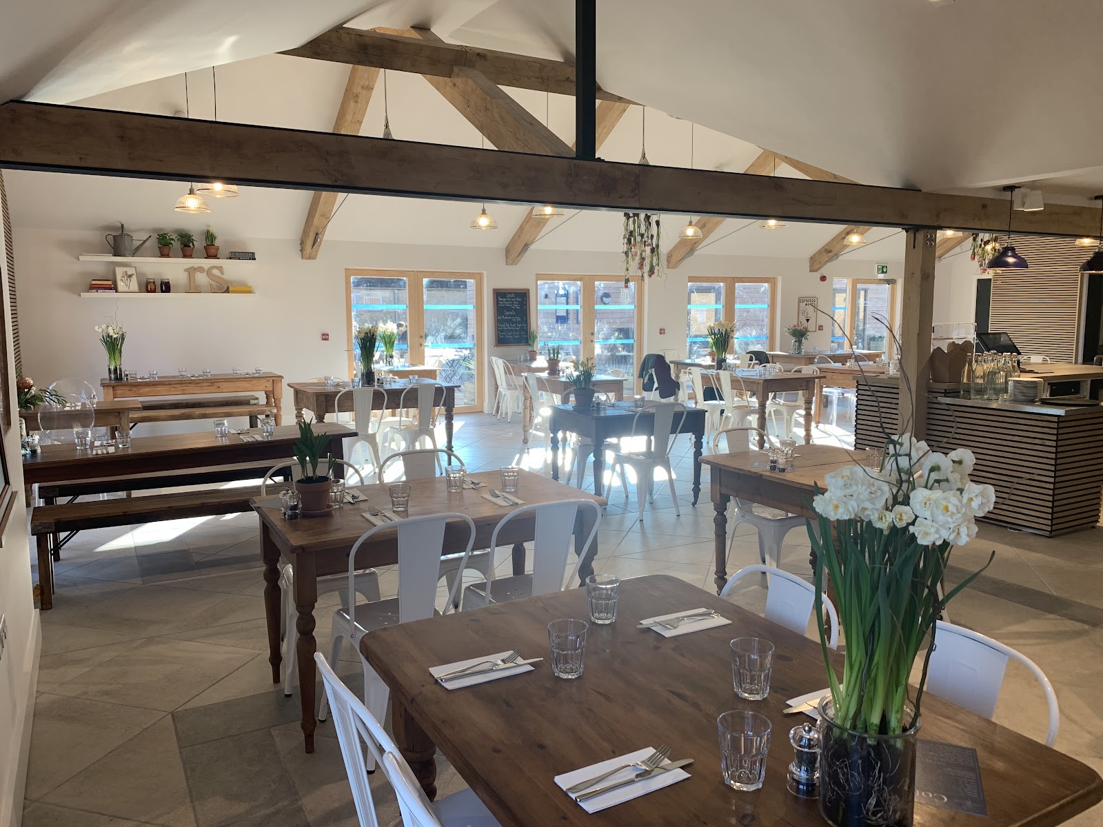 Roots + Seeds Cafe & Kitchen