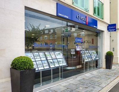 CJ Hole Cirencester Lettings & Estate Agents