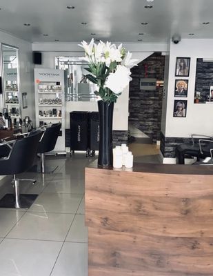 Upper Cutz Hair Design