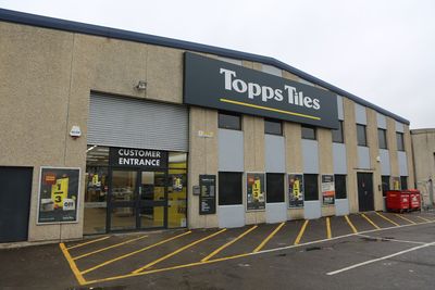 Topps Tiles Farnborough - Superstore