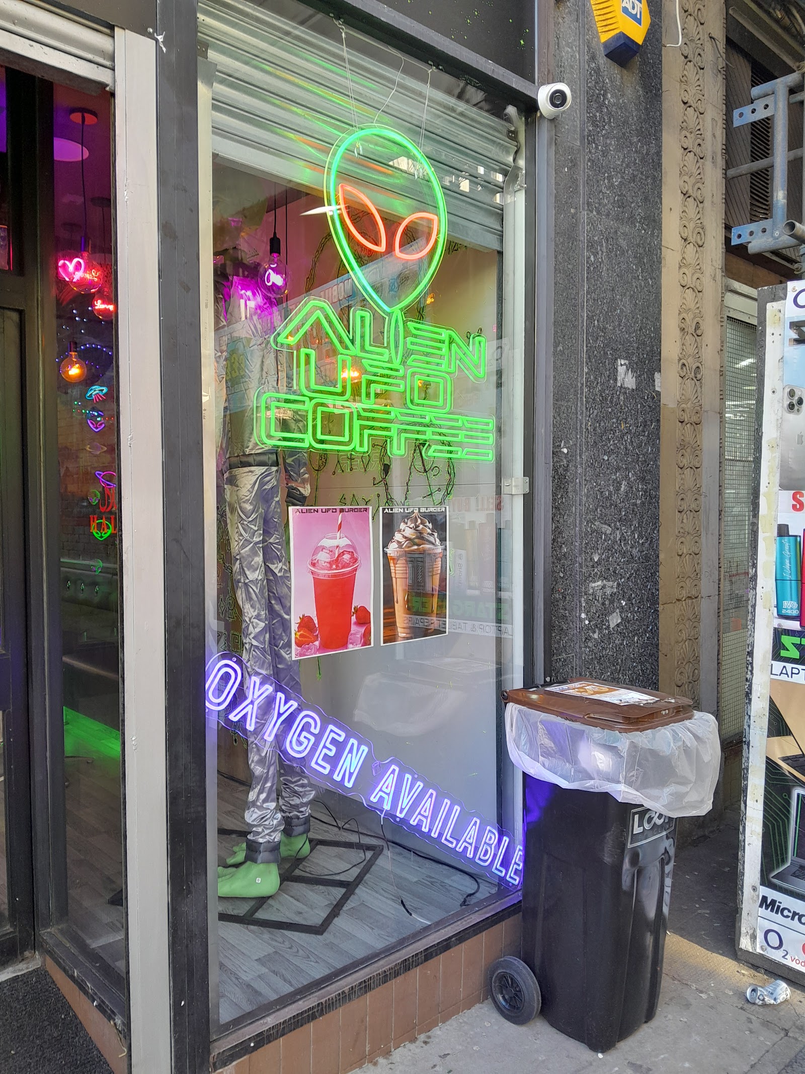 ALIEN UFO COFFEE - Purple Tea - Cakes - Milkshakes - Cookies - Mocktails -