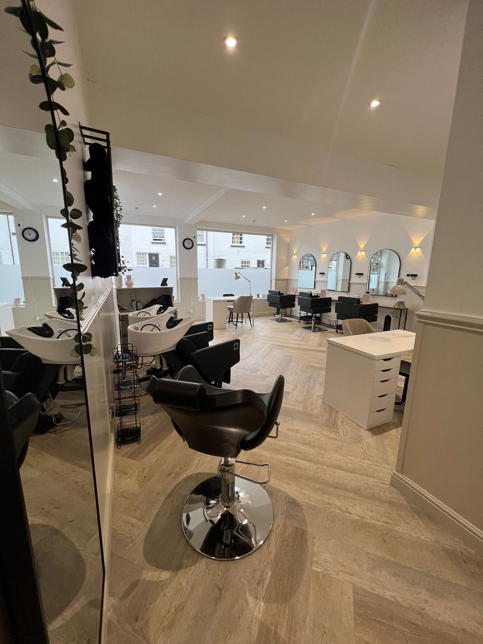 JAYE x Eleana Rose Cosmetics