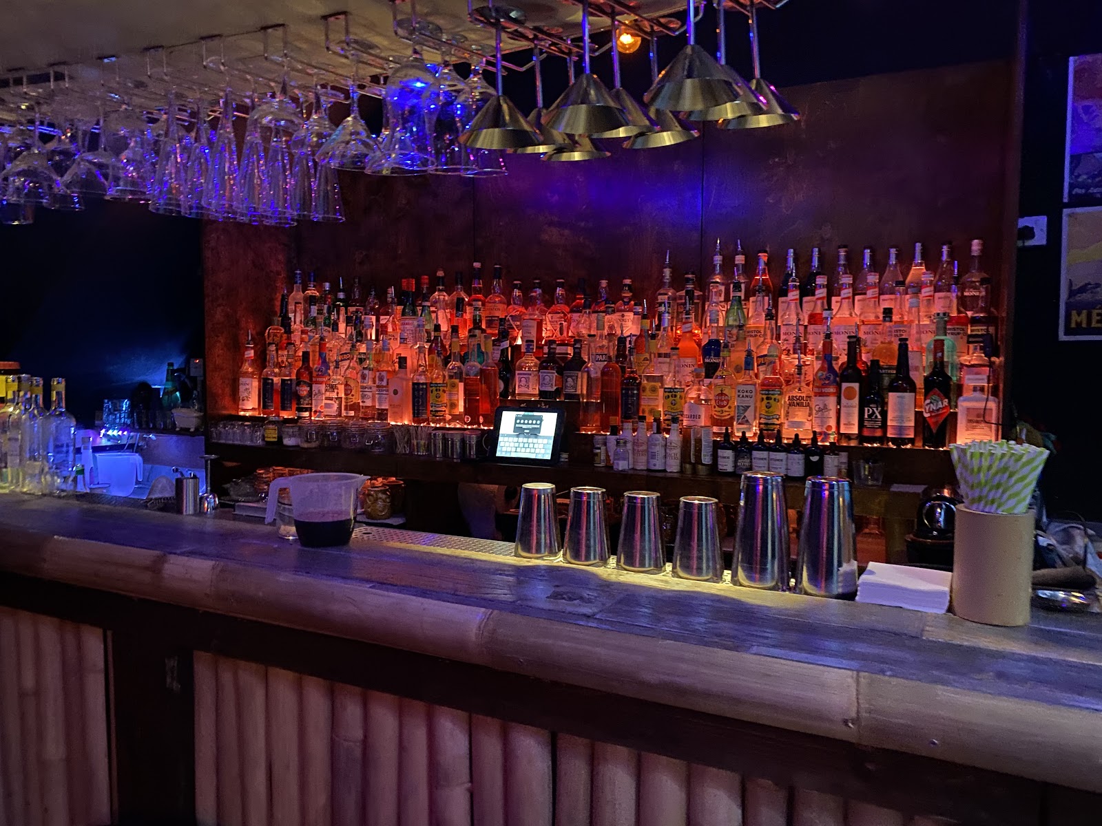 Tropichol - Tiki Bar