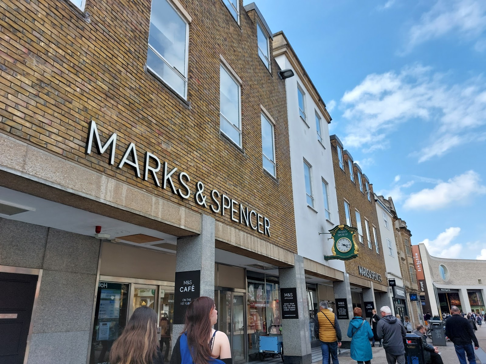 M&S Café