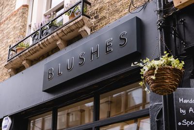 Blushes Oxford Hair Salon