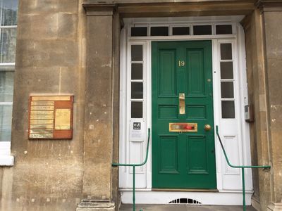 Dr Kenyon & Partners