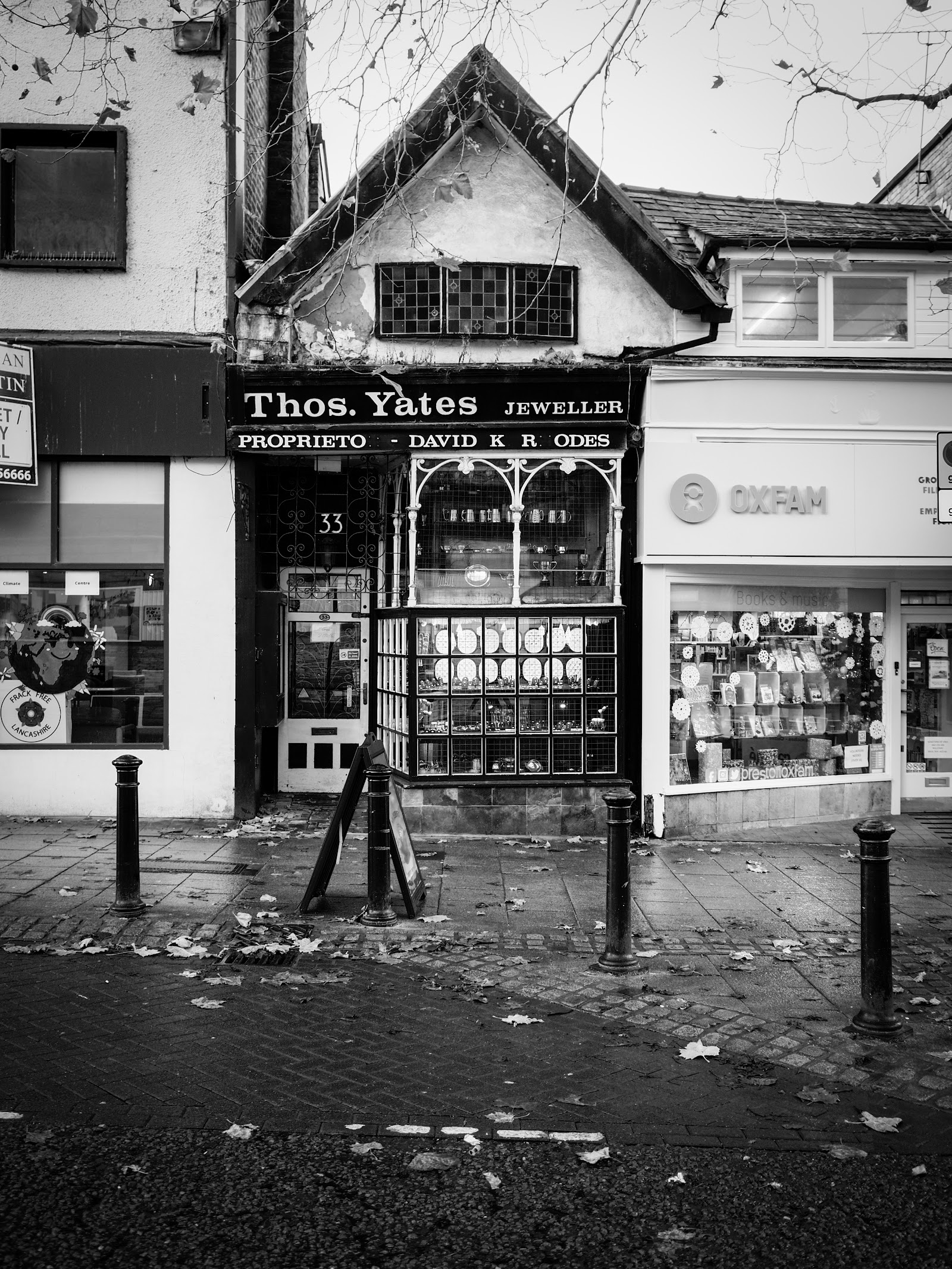 Thos Yates Jeweller