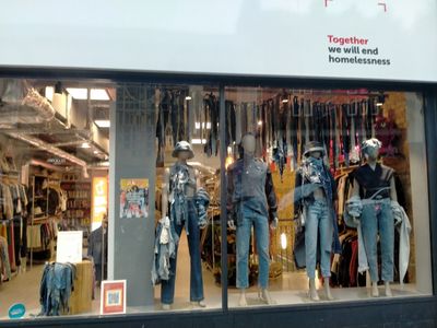 Shop from Crisis, Putney