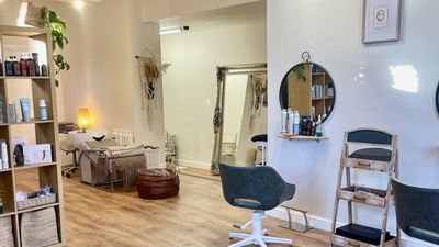 Lou-Anne holistic hairdressing