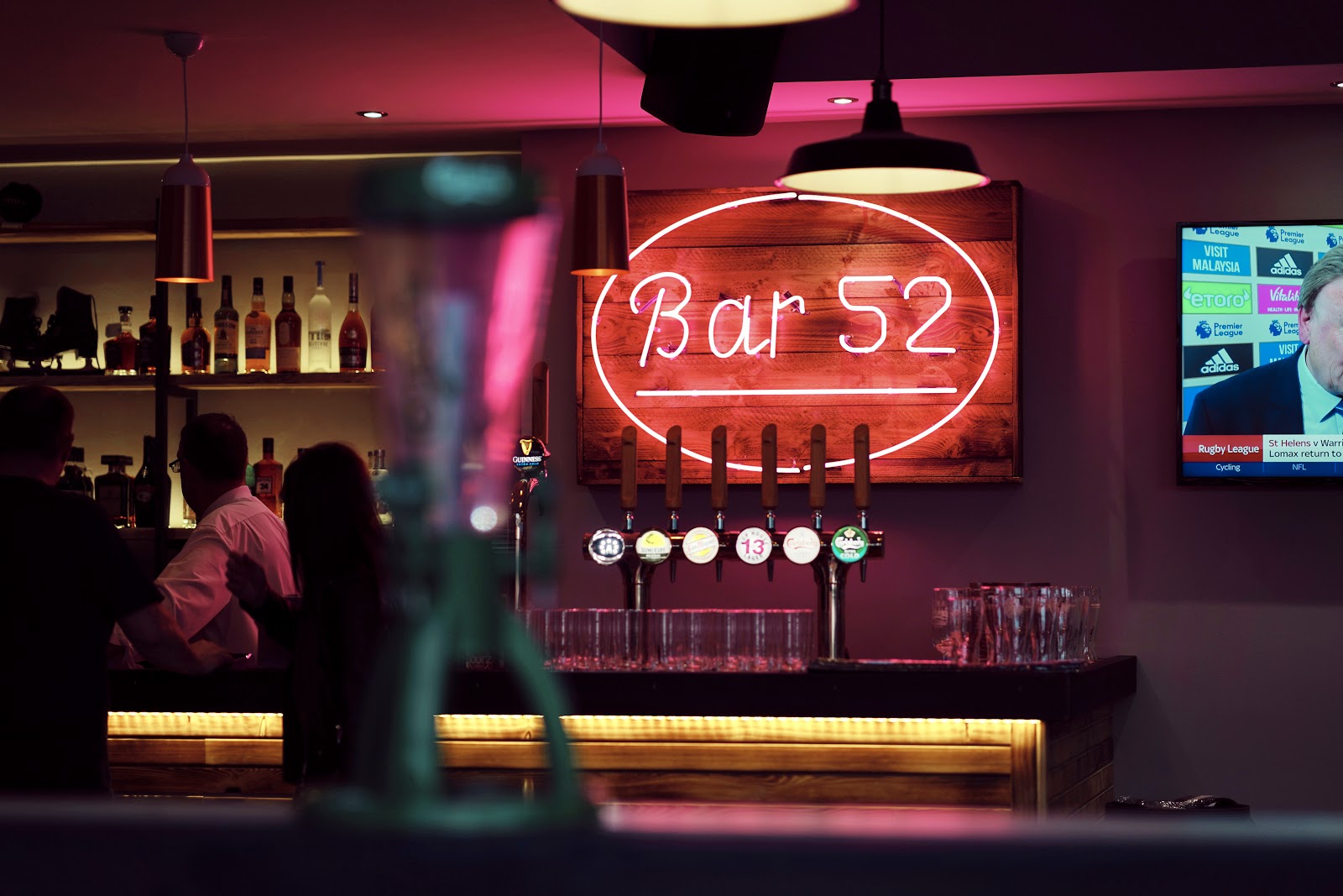 Bar 52