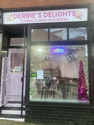 Derrie’s Delights. Coffee, cakes & bakes