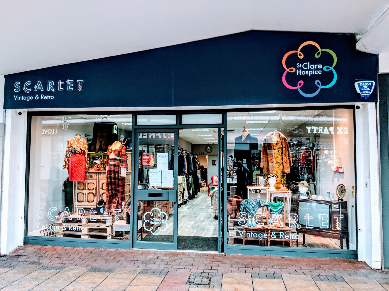 Scarlet Vintage & Retro